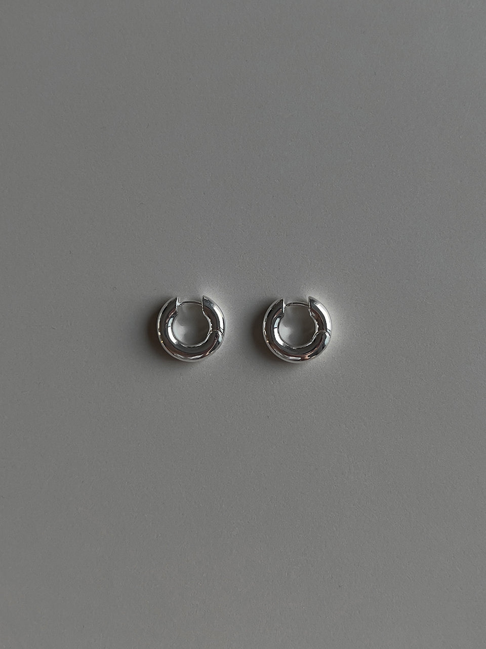 TOCA ONE TOUCH EARRINGS (SILVER)