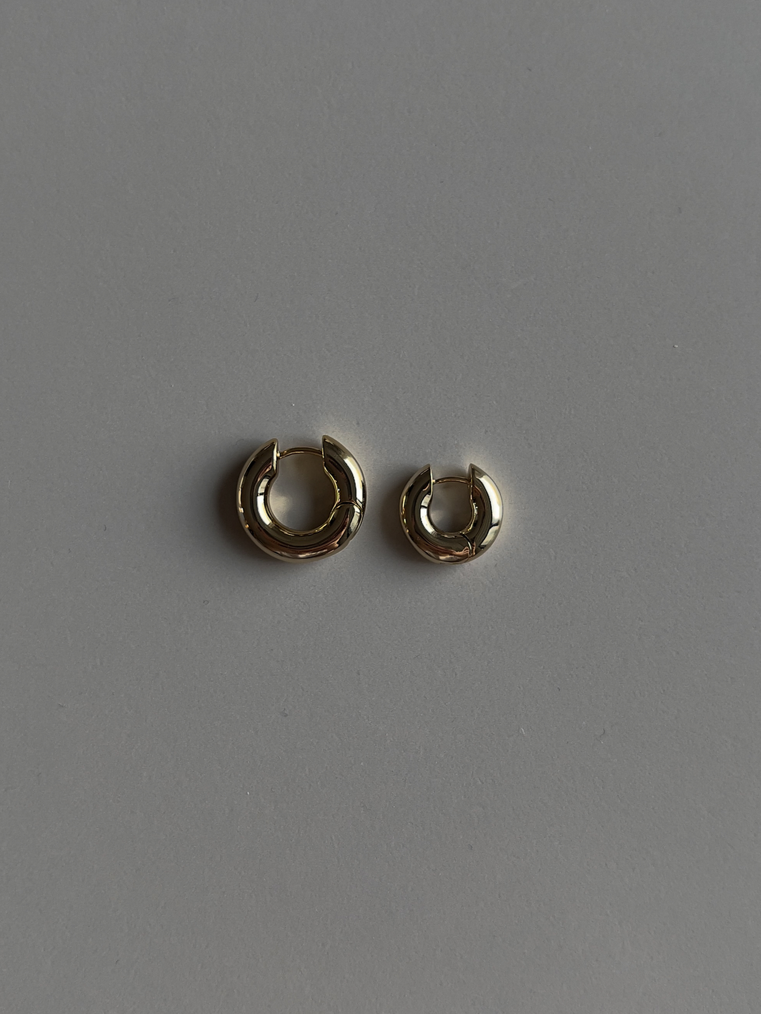 TOCA ONE TOUCH EARRINGS (BEIGE GOLD)