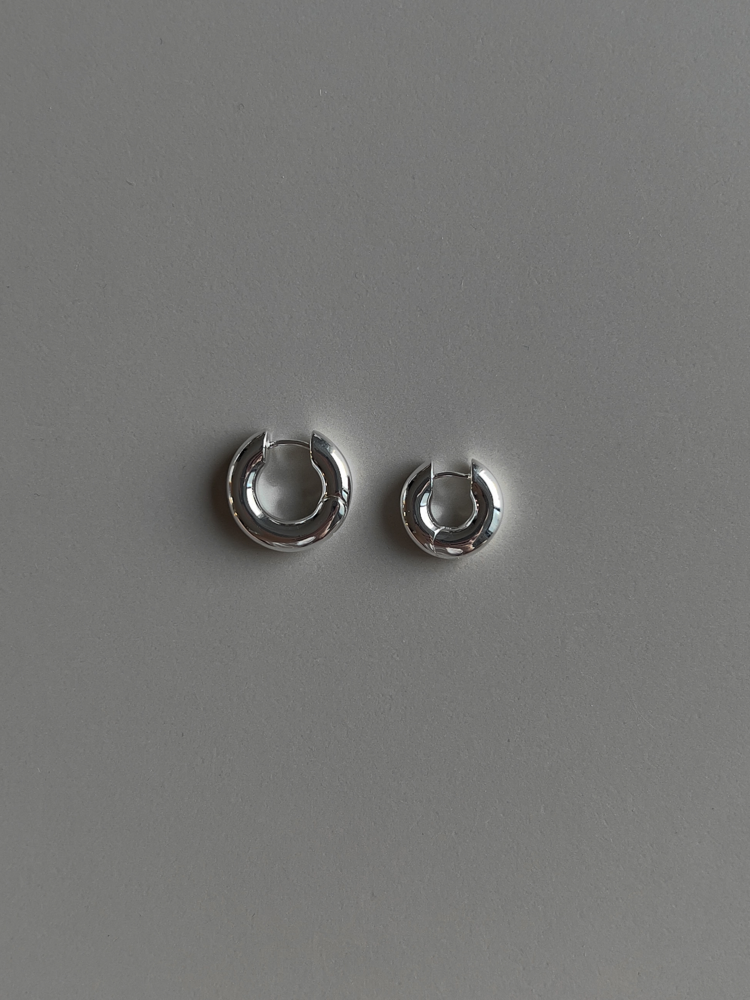 TOCA ONE TOUCH EARRINGS (SILVER)