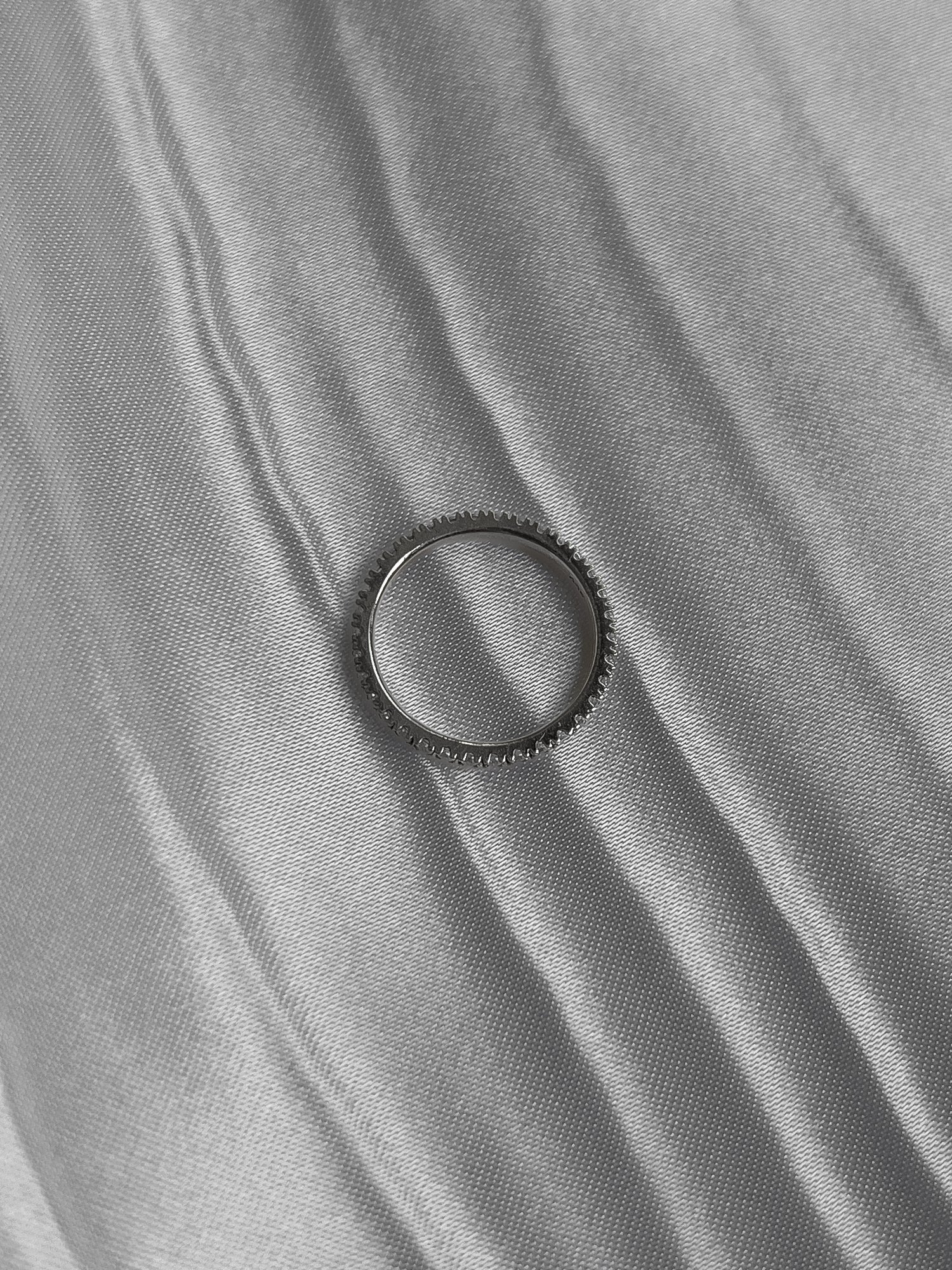 SLIM PAVE RING [WHITE GOLD]
