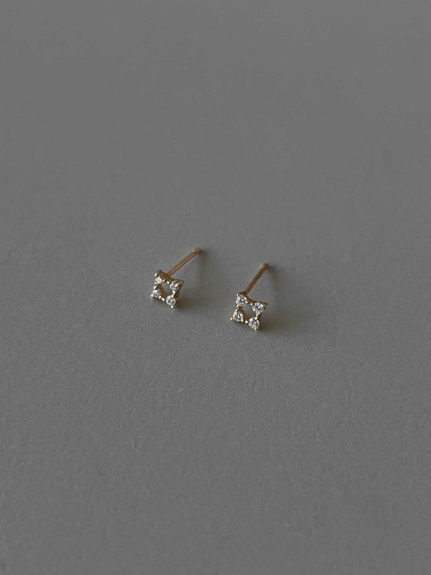 14K TWINKLE EARRINGS