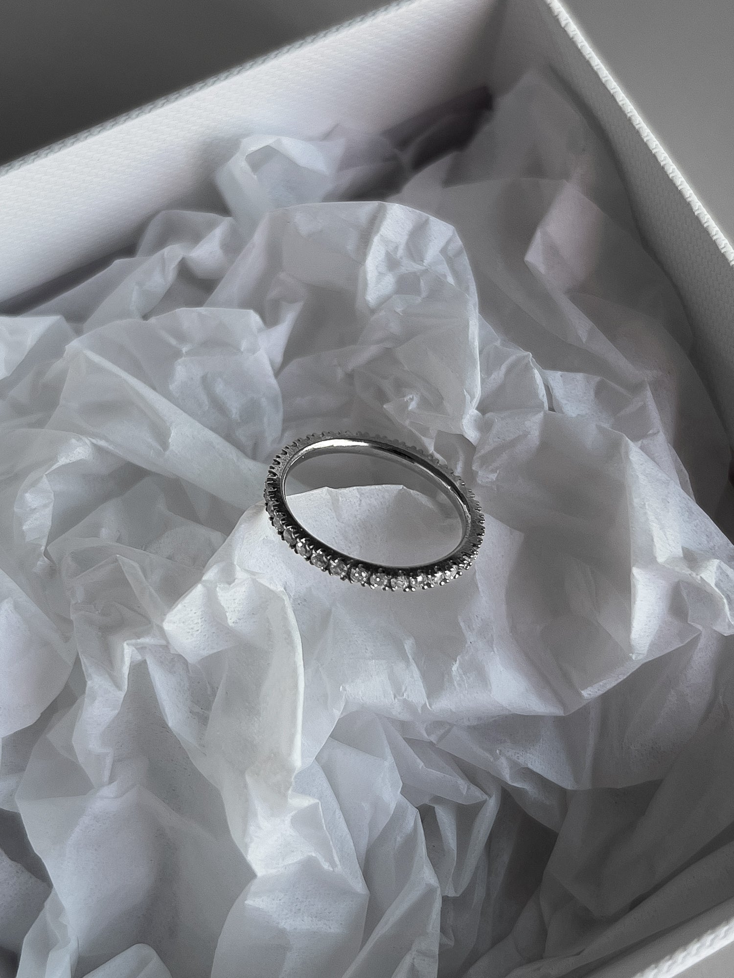 SLIM PAVE RING [WHITE GOLD]
