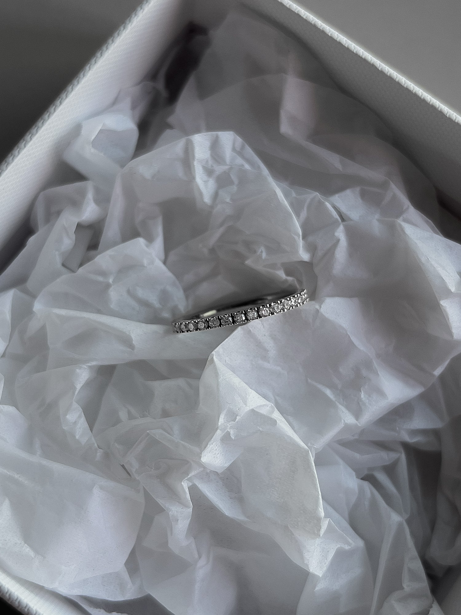 SLIM PAVE RING [WHITE GOLD]
