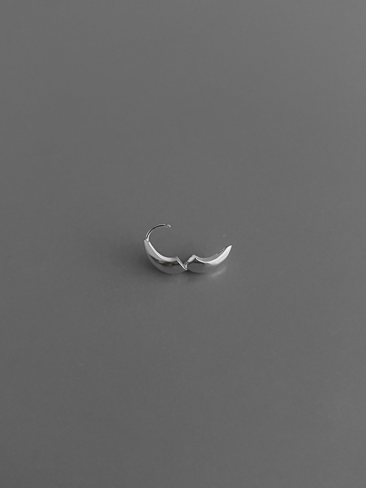 BELL ONE TOUCH EARRINGS L [SILVER]