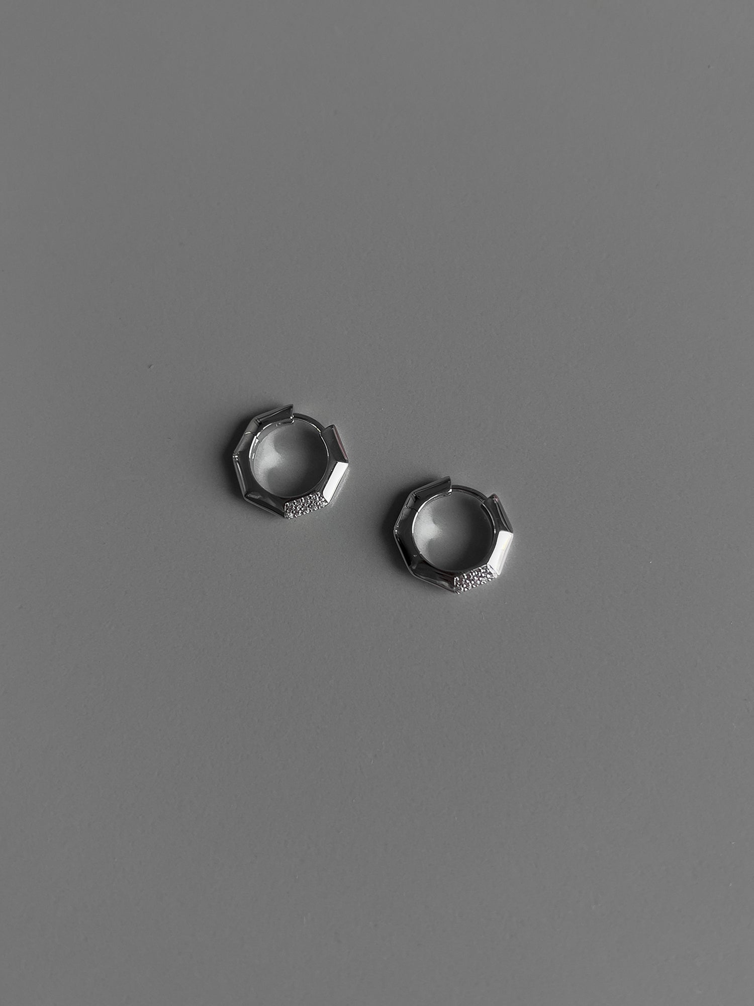 OCTAGONAL STONE EARRINGS [SILVER]