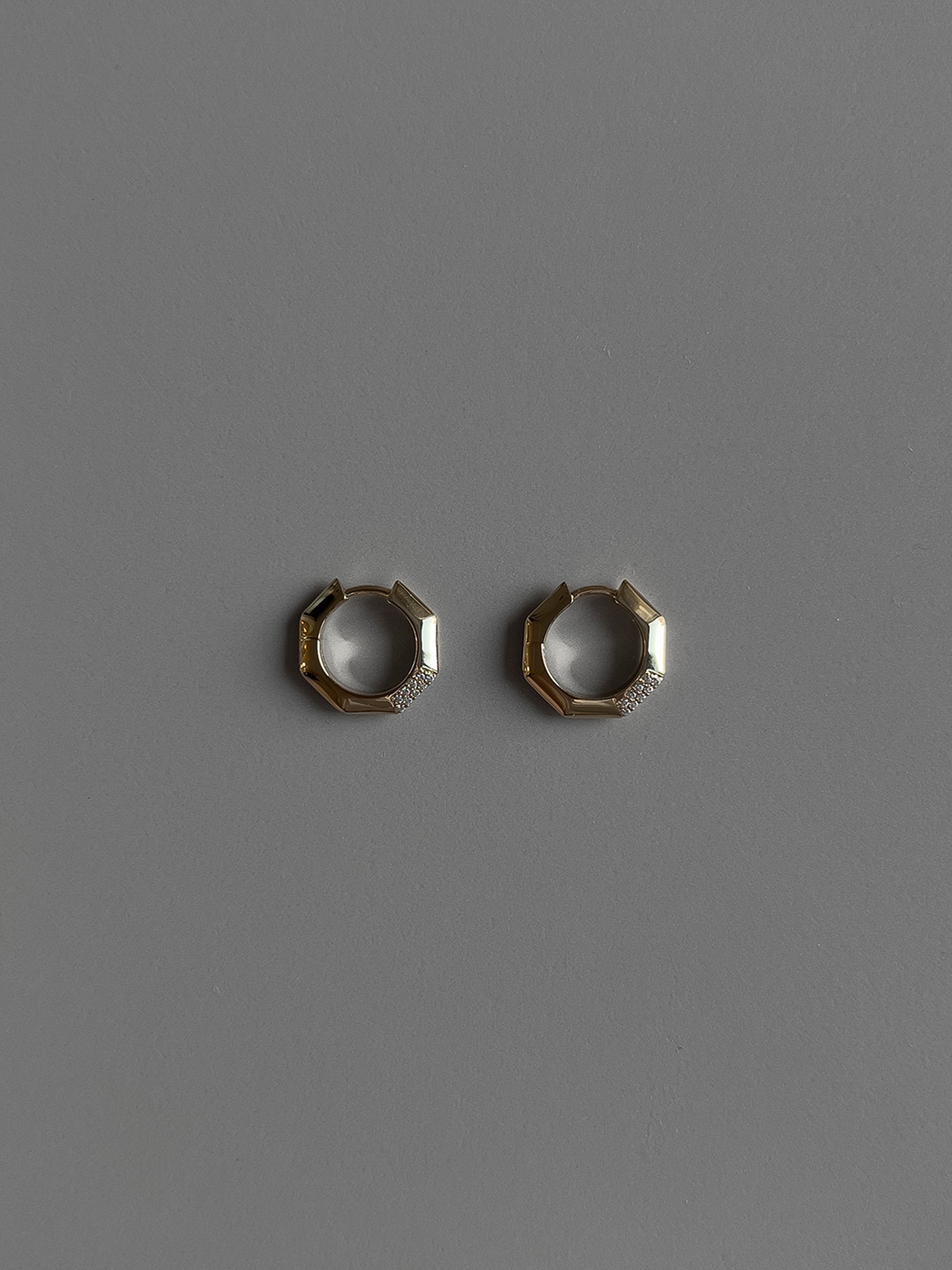 OCTAGONAL STONE EARRINGS [BEIGE GOLD]
