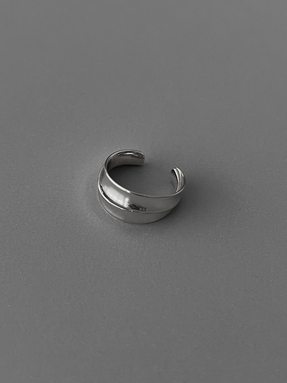 STERLING ARC OPEN RING [SILVER]