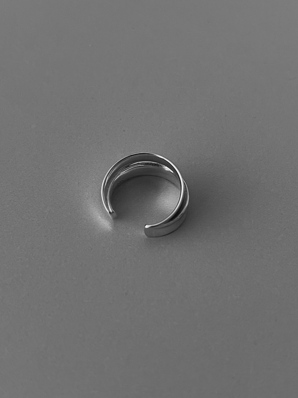 STERLING ARC OPEN RING [SILVER]