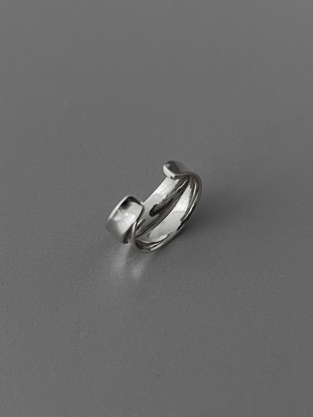 STERLING ARC OPEN RING [SILVER]