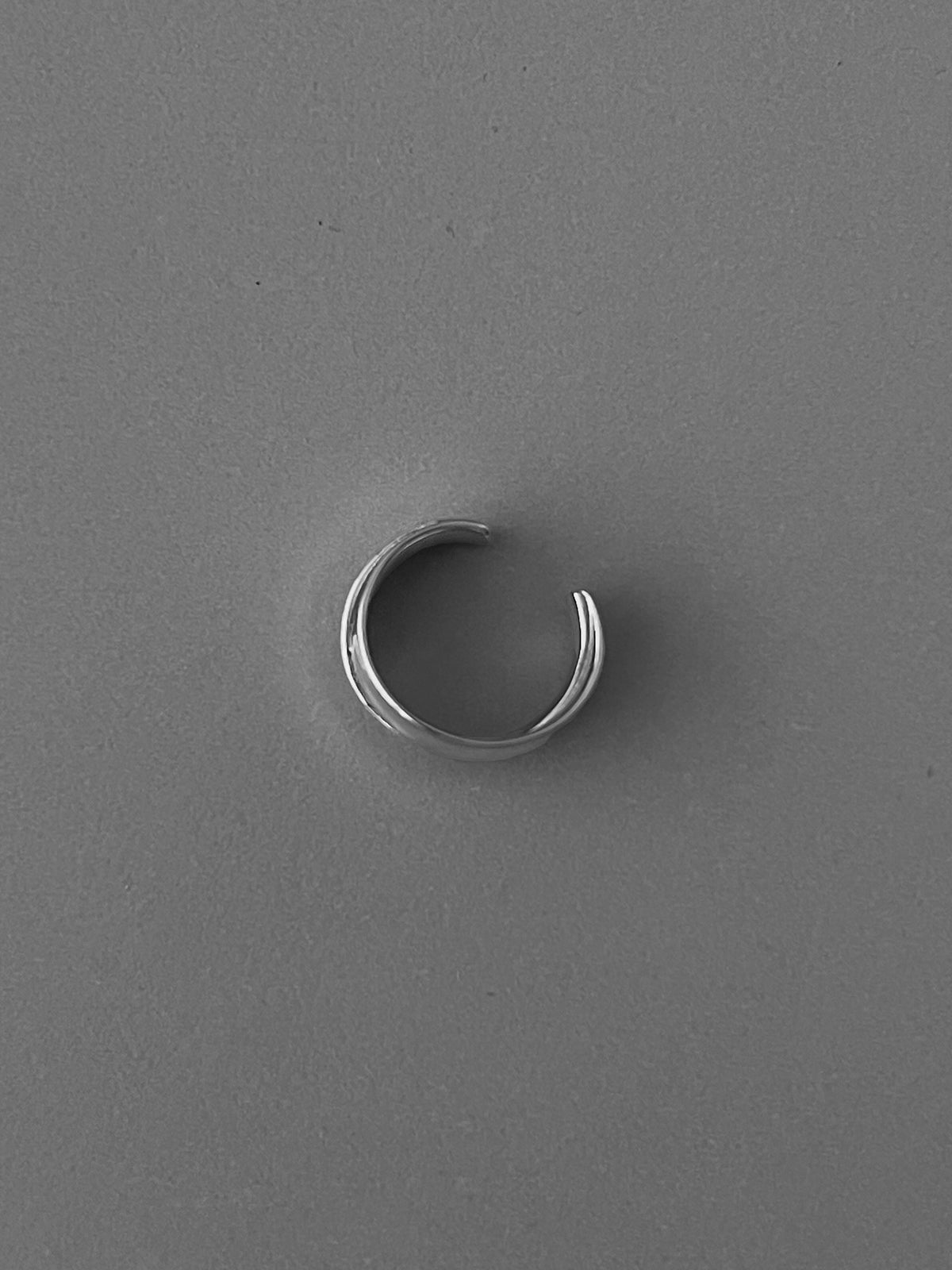 STERLING ARC OPEN RING [SILVER]